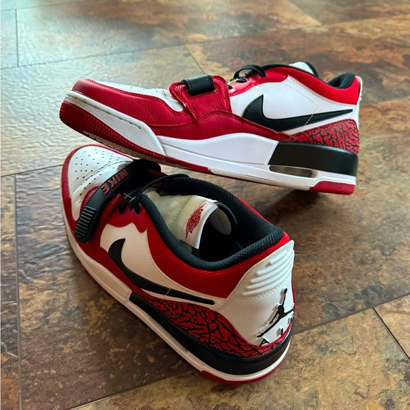 Jordan Legacy 312 Low ‘Chicago Red’ - Picture 4 of 5